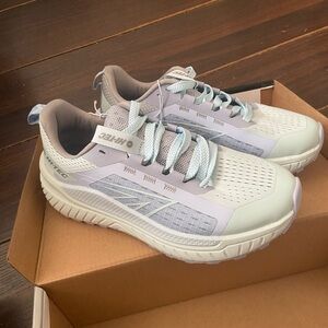 Hi-Tec Sneakers Women's ICE CASTLE Lace-Up Low Top Trail Running Shoes -6.5